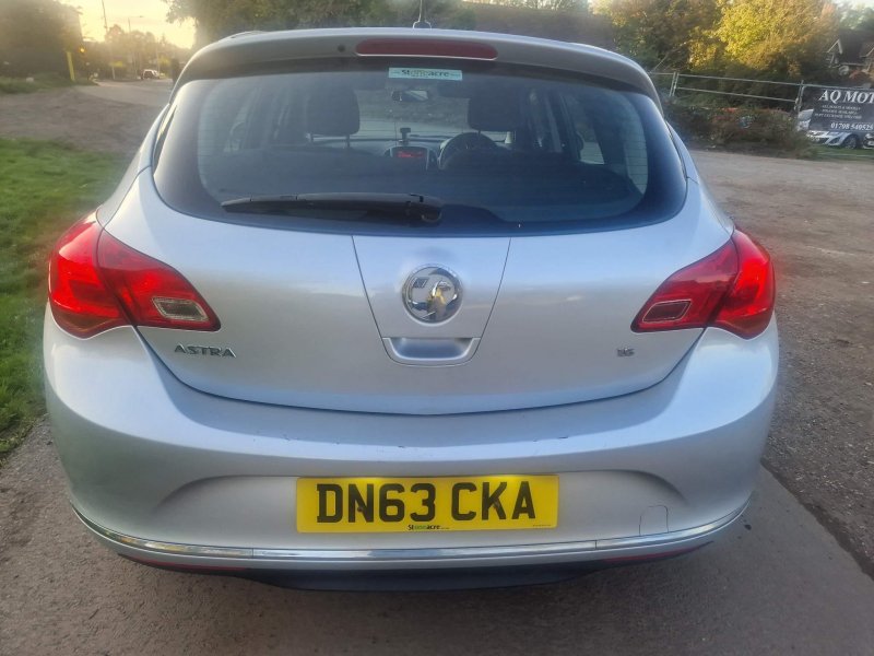 VAUXHALL ASTRA