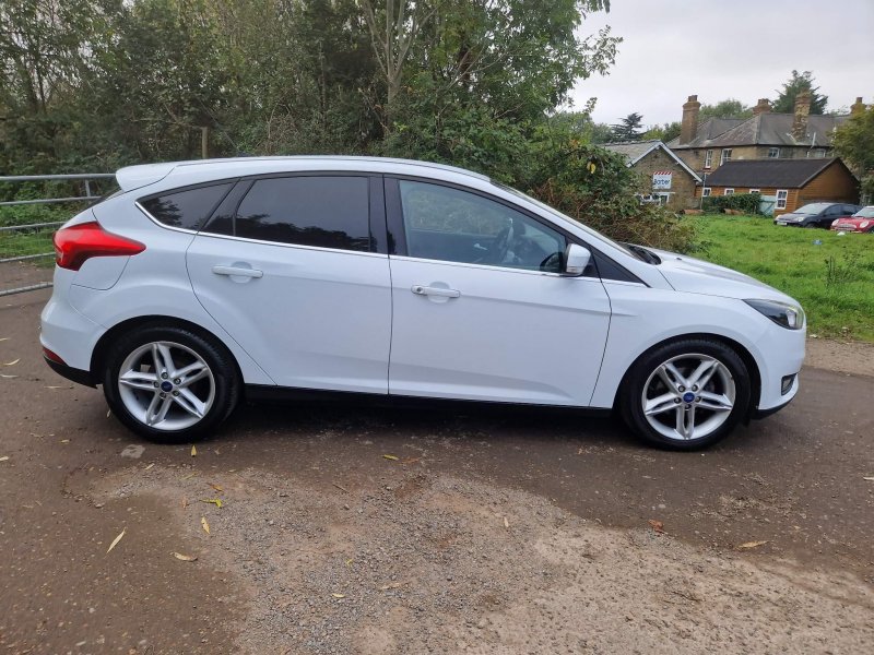 FORD FOCUS