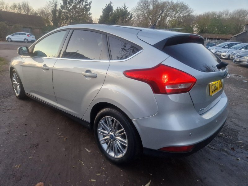 FORD FOCUS