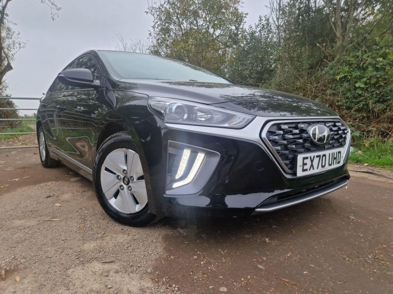 View HYUNDAI IONIQ 1.6 h-GDi SE Connect DCT Euro 6 (s/s) 5dr