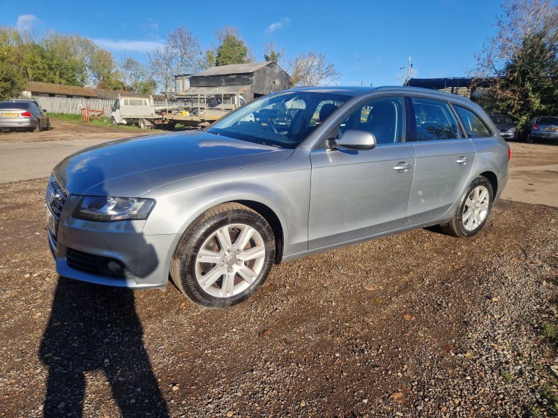 AUDI A4 AVANT