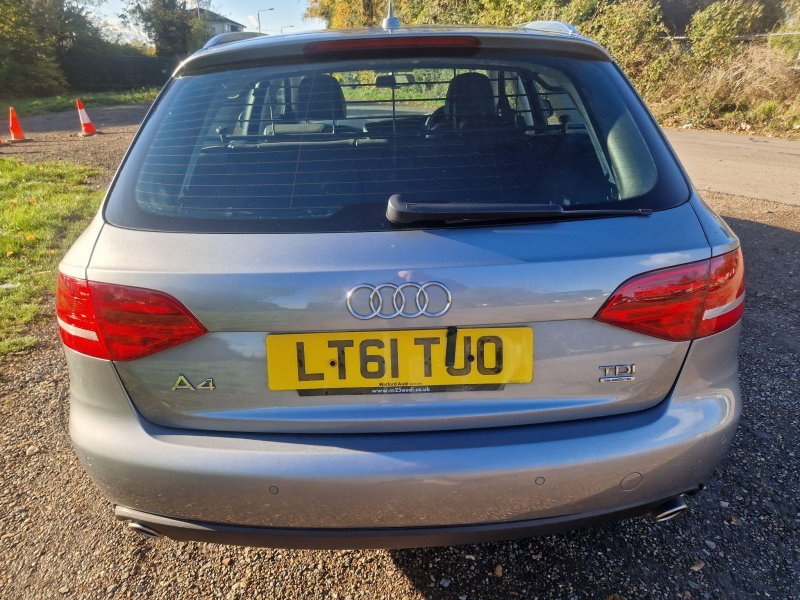 AUDI A4 AVANT