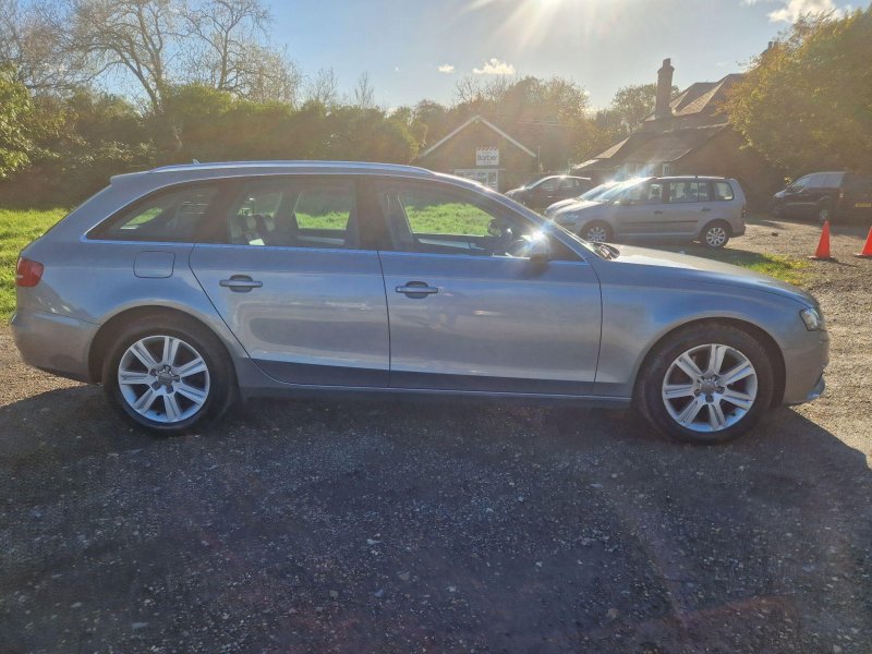 AUDI A4 AVANT