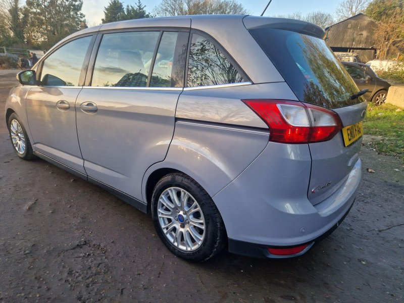 View FORD GRAND C-MAX 1.6 Titanium Euro 5 5dr