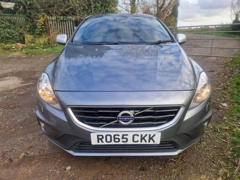 View VOLVO V40 2.0 D4 R-Design Euro 6 (s/s) 5dr