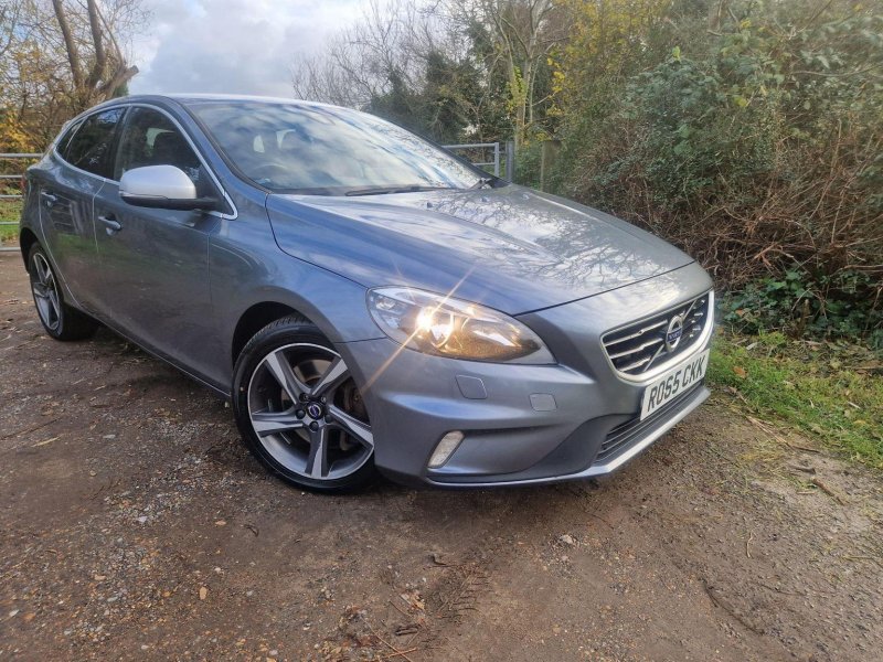 View VOLVO V40 2.0 D4 R-Design Euro 6 (s/s) 5dr
