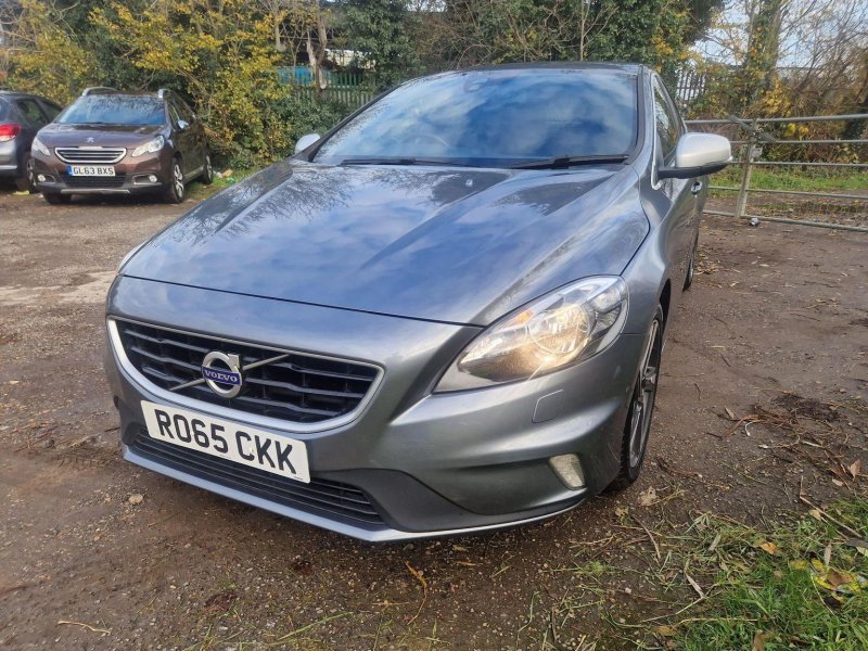 VOLVO V40