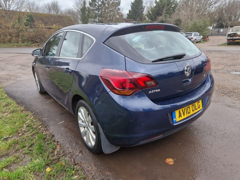 VAUXHALL ASTRA