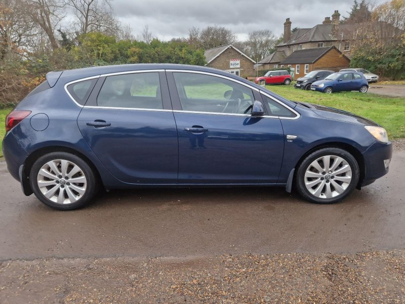 VAUXHALL ASTRA