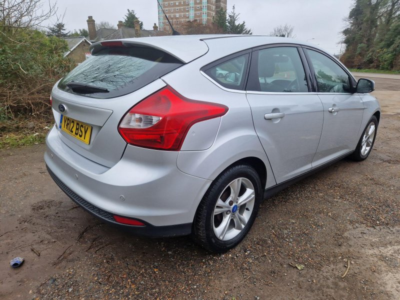 FORD FOCUS