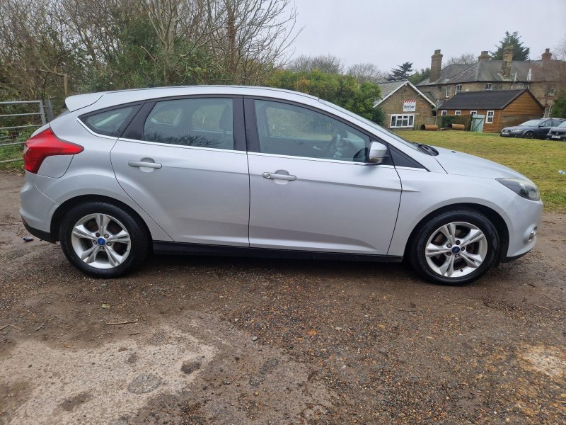 FORD FOCUS