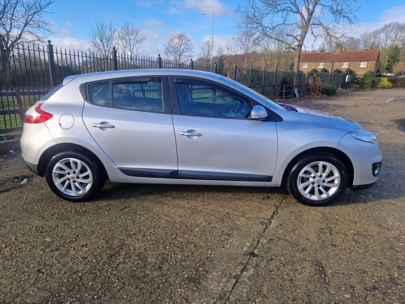 RENAULT MEGANE