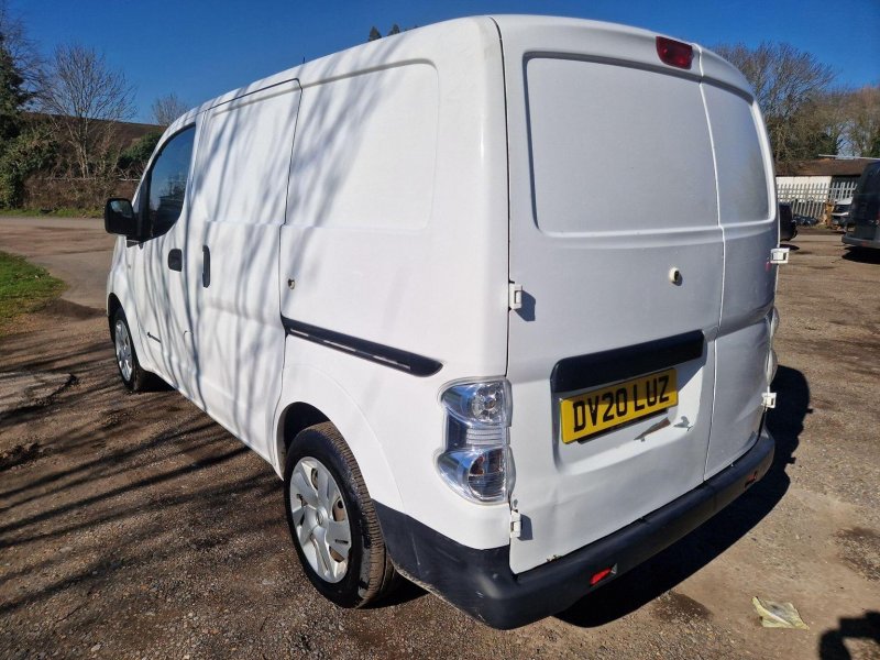 NISSAN E-NV200