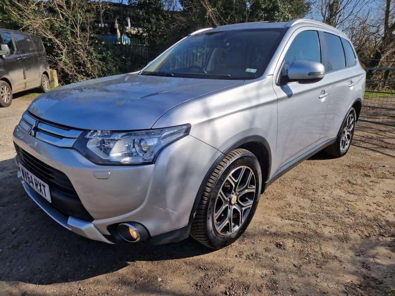 View MITSUBISHI OUTLANDER 2.2 DI-D GX4s Auto 4WD Euro 5 (s/s) 5dr