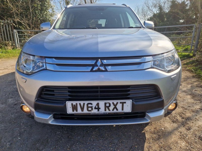View MITSUBISHI OUTLANDER 2.2 DI-D GX4s Auto 4WD Euro 5 (s/s) 5dr