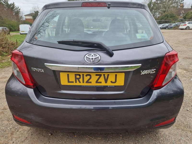 TOYOTA YARIS