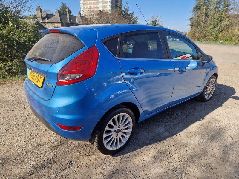 FORD FIESTA