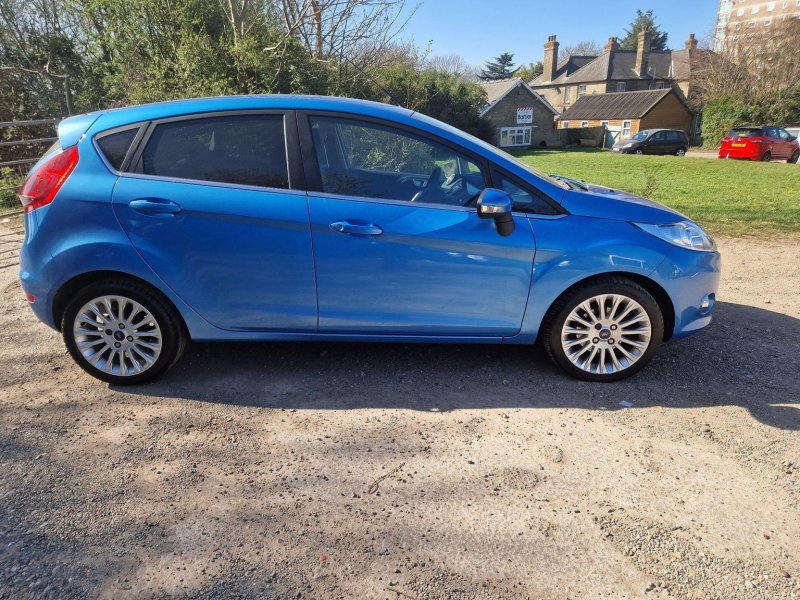 FORD FIESTA