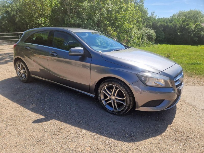View MERCEDES-BENZ A CLASS 1.5 A180 CDI Sport Euro 5 (s/s) 5dr