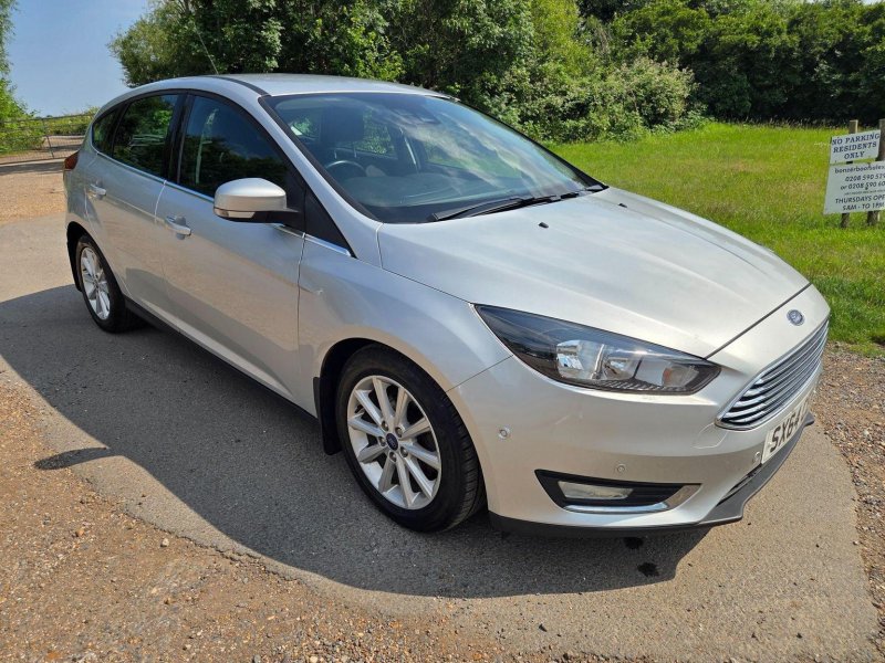 View FORD FOCUS 1.0T EcoBoost Titanium Euro 6 (s/s) 5dr