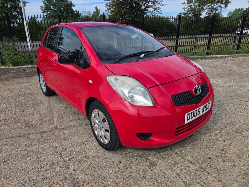 View TOYOTA YARIS 1.3 VVT-i T3 5dr
