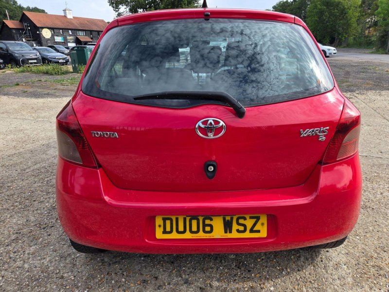 TOYOTA YARIS