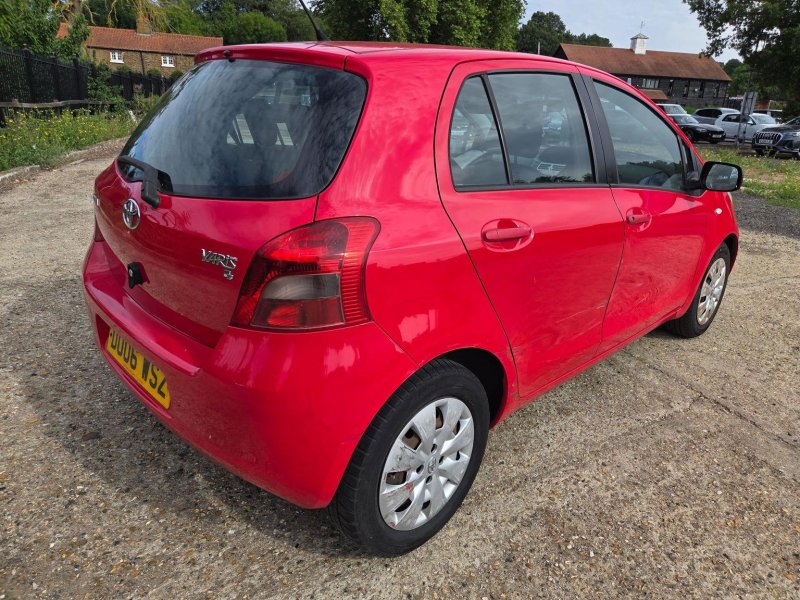 TOYOTA YARIS