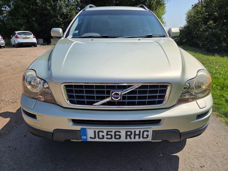View VOLVO XC90 2.4 D5 SE Geartronic AWD 5dr