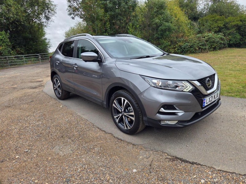 View NISSAN QASHQAI 1.3 DIG-T N-Connecta Euro 6 (s/s) 5dr