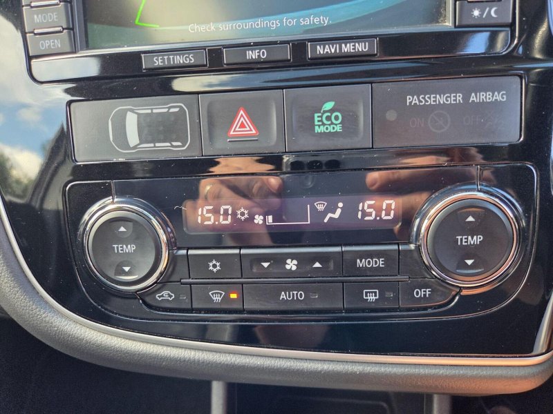 MITSUBISHI OUTLANDER