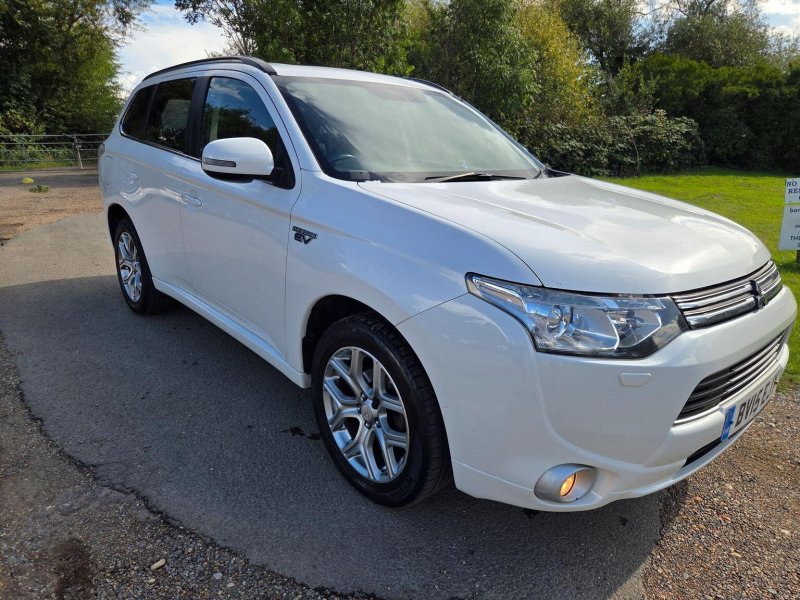 View MITSUBISHI OUTLANDER 2.0h 12kWh GX4h CVT 4WD Euro 5 (s/s) 5dr