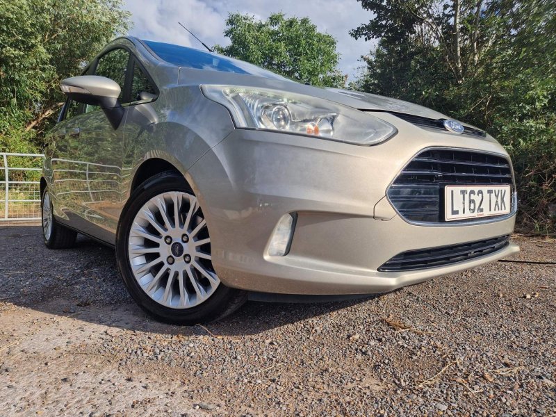 View FORD B-MAX 1.6 TDCi Titanium Euro 5 5dr