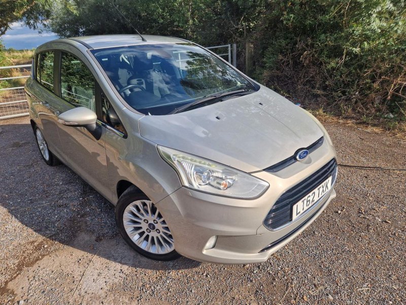 View FORD B-MAX 1.6 TDCi Titanium Euro 5 5dr